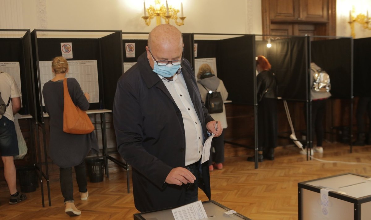 Seimo rinkimuose iš anksto balsuoja Visvaldas Matijošaitis