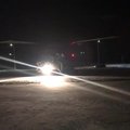 Naktį karinis sraigtasparnis į Vilnių atskraidino gyvybę gelbstintį krovinį