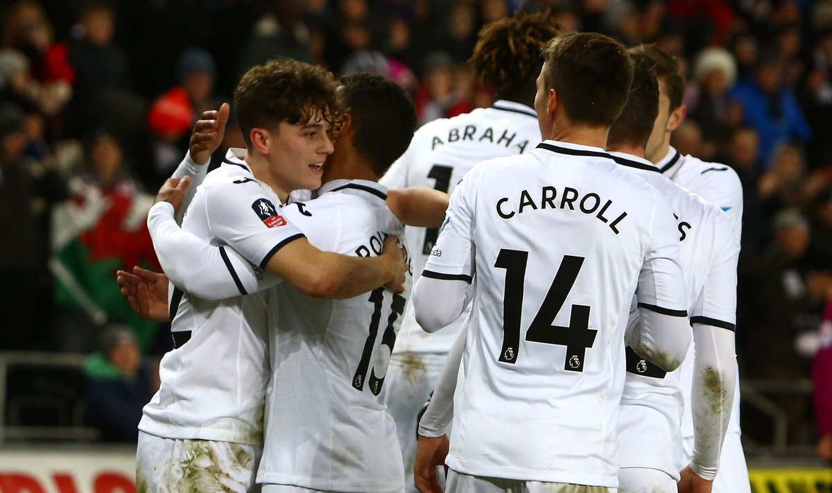 "Swansea City" futbolininkai džiaugiasi eiliniu įvarčiu