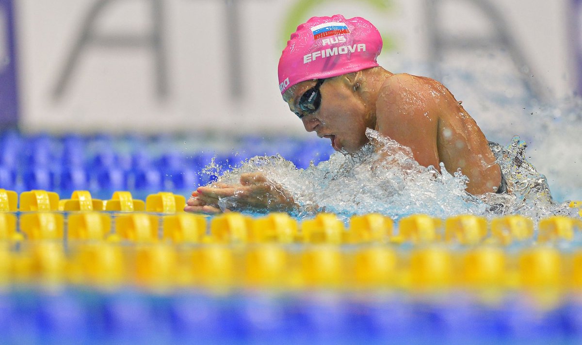 Julija Jefimova Europos plaukimo čempionate trumpame baseine iškovojo net keturis aukso medalius