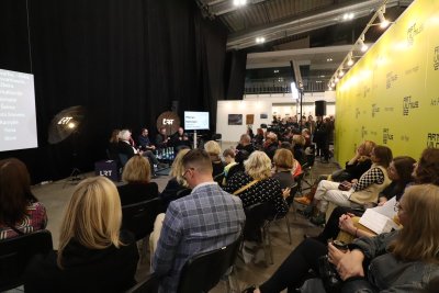 Diskusija „Menas kariauja: protestai ir išlikimo strategijos“, ArtVilnius'22 (Rūtos Statulevičiūtės-Kaučikienės nuotr.)