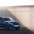 „Jaguar“ atnaujino „E-Pace“ – pasirodė ir iš tinklo įkraunama hibridinė versija