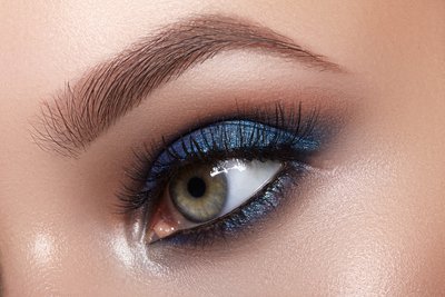 Mėlyni akių šešėliai