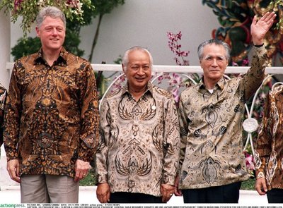 APEC 1994m. Indonezija, Billas Clintonas, H. M. Suharto ir T. Murazama
