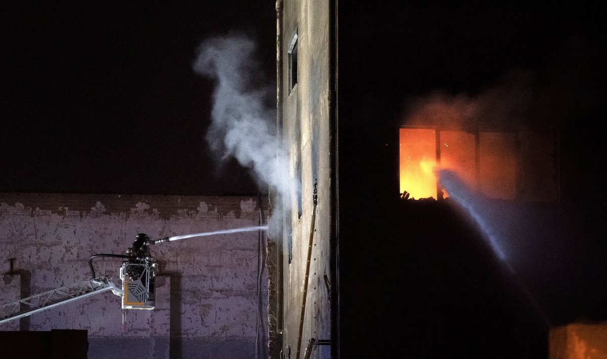 Ispanijoje per gaisrą sandėlyje, kuriame gyveno migrantai, žuvo du žmonės