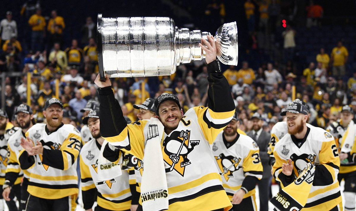 „Penguins“ ledo ritulininkai apgynė NHL čempionų titulą