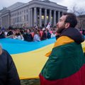 Eitynės „Nepriklausomybės atkūrimo kelias“ su Lietuvos ir Ukrainos vėliavų juostomis