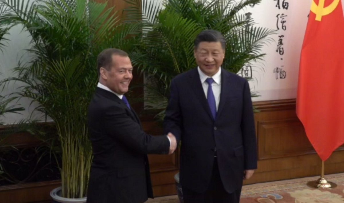 Dmitrijus Medvedevas, Xi Jinpingas