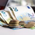 Треть зарплаты уходит на налоги: больше литовцев платят только граждане двух стран