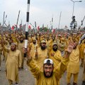Pakistano sostinėje – tūkstančiai premjero Khano atsistatydinimo siekiančių protestuotojų