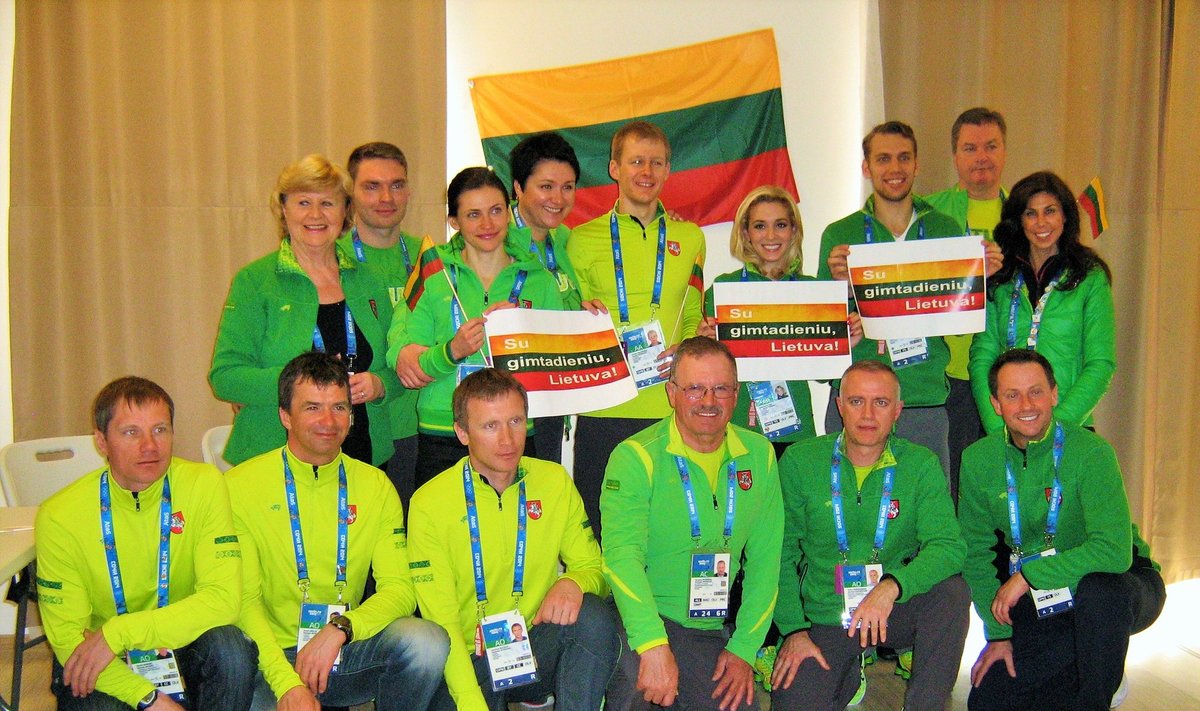 Lietuvos delegacija Vasario 16-os minėjime