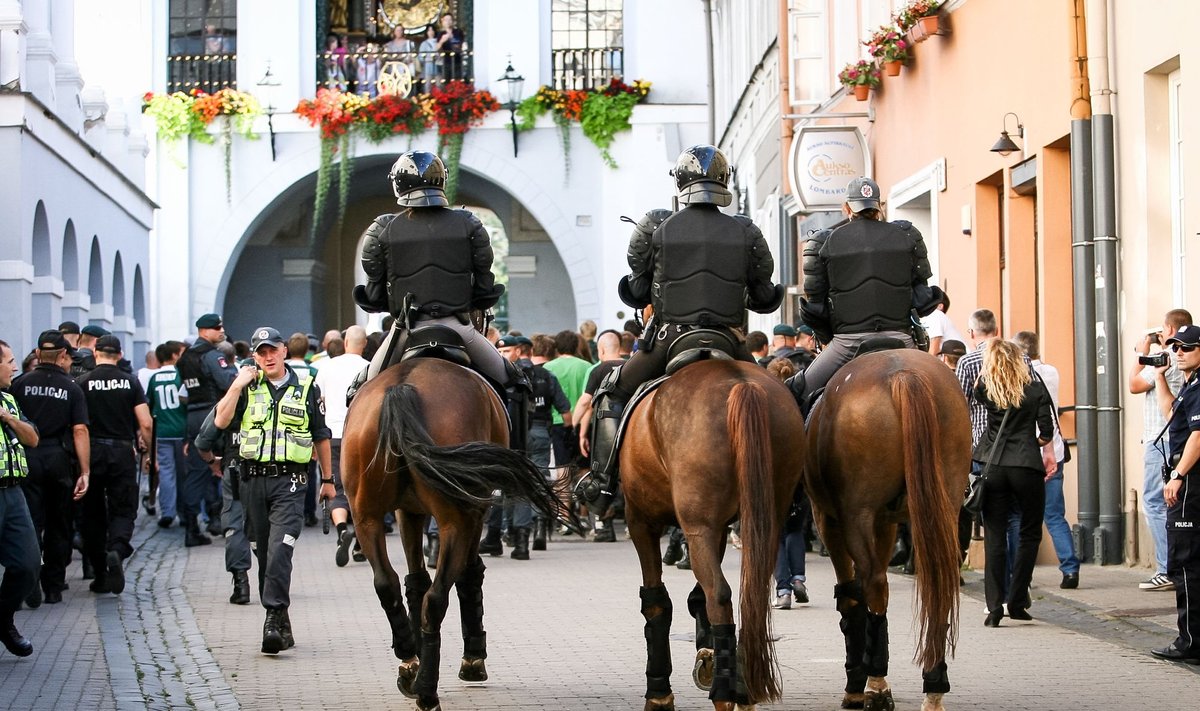 "Lech" ir "Žalgirio" fanų susidūrimą likvidavo policijos pareigūnai