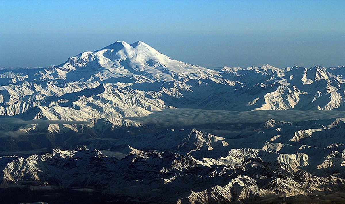 Elbruso kalnas Kaukazo kalnuose