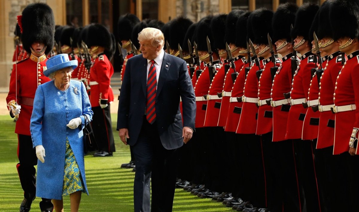 Elizabeth II, Donaldas Trumpas