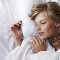 7 plaukų priežiūros patarimai, kuriais derėtų vadovautis prieš einant miegoti
