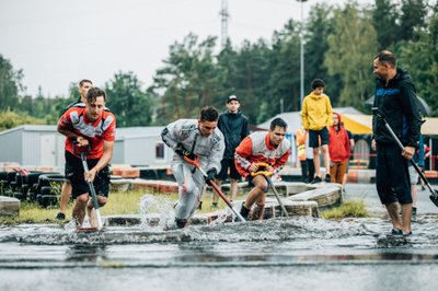 Lenktynėse savaitgalį Rokui Baciuškai buvo permainingos: trukdė ne tik lietus, bet ir skausmas