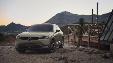 „Mazda MX-30“ hibridas sugriežtintuose „Euro NCAP“ saugumo bandymuose gavo aukščiausią įvertinimą