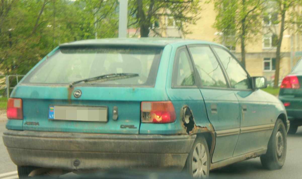 Surūdijęs automobilis Vilniuje