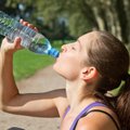 Vanduo – geriausias gėrimas sportuojančiam jaunimui
