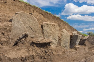 Ukrainoje atkasta maždaug 5000 metų senumo kapavietė.