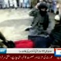 Pakistane nufilmuota, kaip Talibano atstovai plaka paauglę