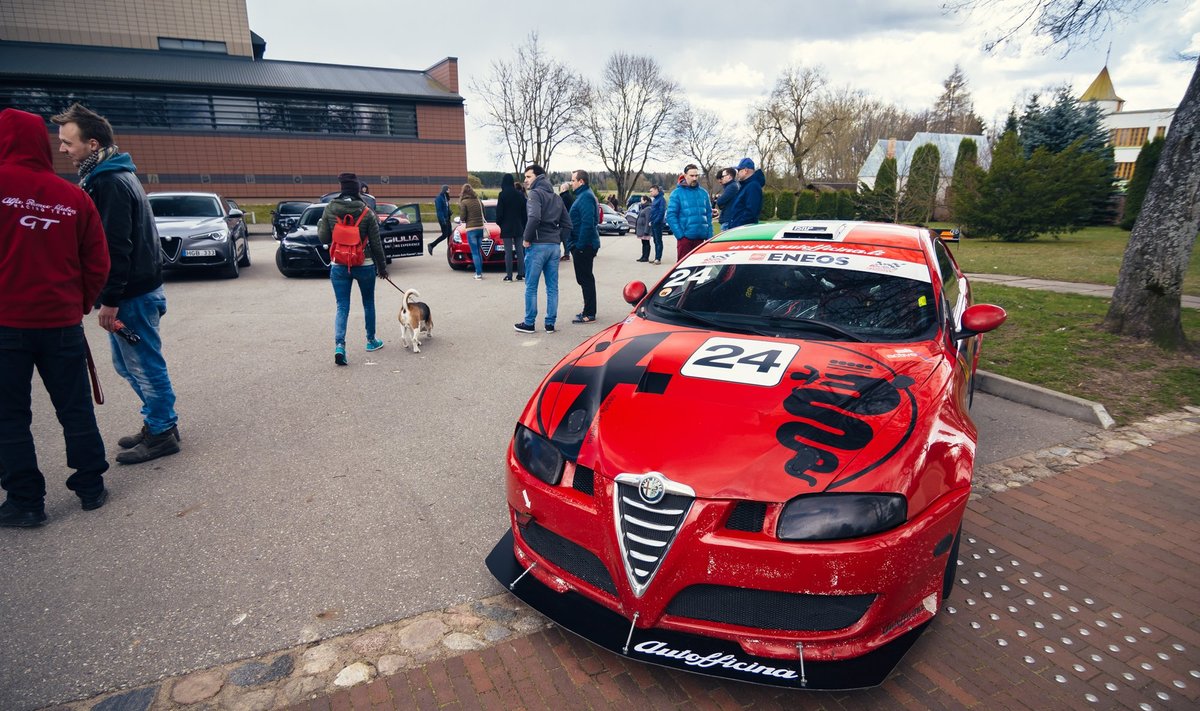 „Alfa Romeo“ klubo sezono atidarymas neapsiėjo be netikėtumų