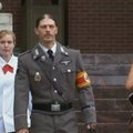 Sūnų Hitleriu pavadinęs vyras į teismą atvyko vilkėdamas nacio uniformą