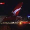 Leidžiantis Sidnėjuje sprogo „Qantas“ lėktuvo padangos