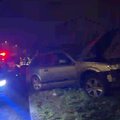 ДТП в Вильнюсе: автомобиль врезался в виадук, пострадал водитель