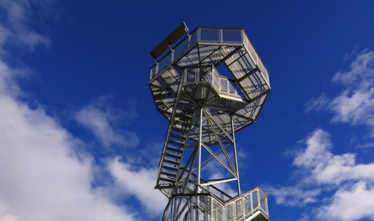 Naujas apžvalgos bokštas prie Rubikių ežero