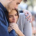 Psichologės pataria, kaip padėti sau ir partneriui įveikti nerimą krizės metu: 5 žingsniai panikai malšinti