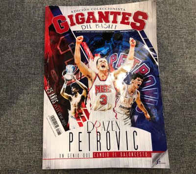 "Gigantes del Basket" žurnalas, dedikuotas Draženui Petrovičiui