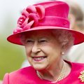 Karalienės Elžbietos II-osios drabužinės paslaptys: specialūs svarmenėliai, padeliai ir kitos detalės