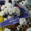 В Москве уничтожили стихийный мемориал Немцову