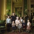 D. Britanija liaupsina 90-metį švenčiančią karalienę – „stiprybės uolą“ neramiais laikais