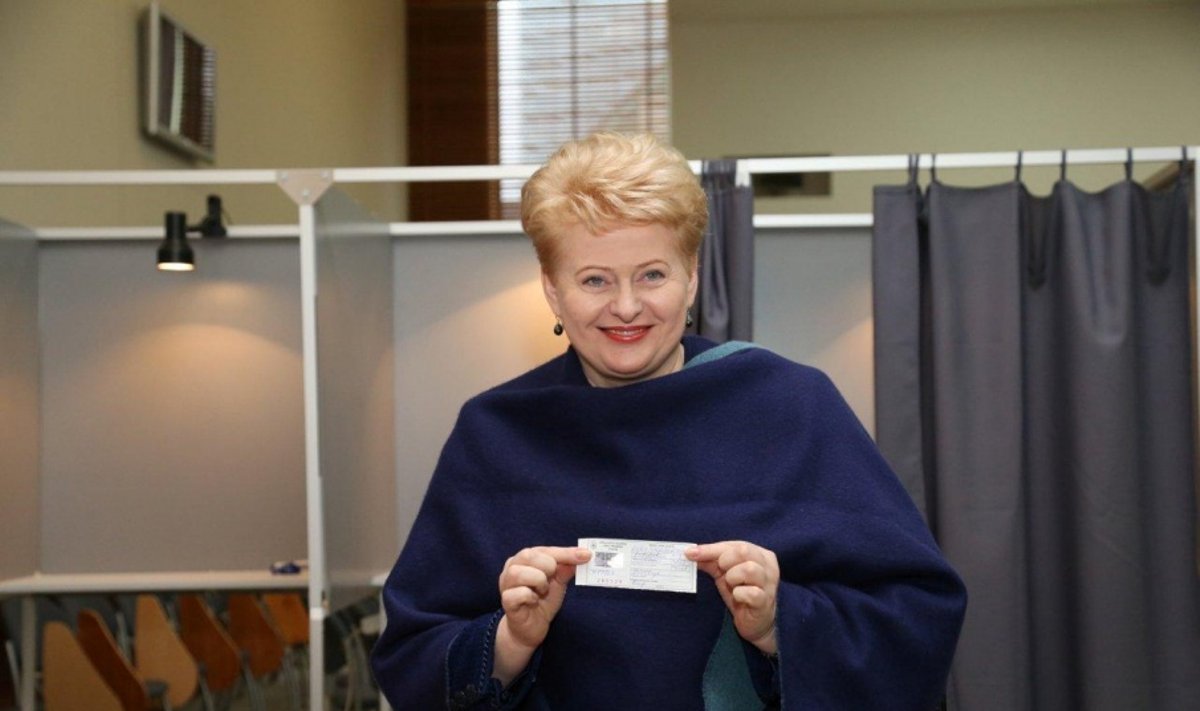 Dalia Grybauskitė balsavo išankstiniame balsavime