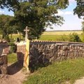 Atnaujinta istorinė Pernaravos kapinių tvora