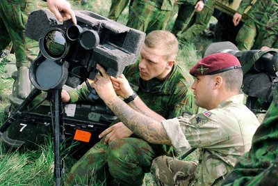 Lietuvių ir britų kariai pratybose Joint Warrior 2018