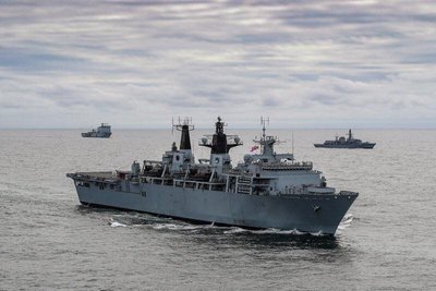 HMS Albion pratybose