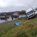 Tragiška avarija Švenčionių rajone: su sunkvežimiu susidūrė automobilis, žuvo du žmonės