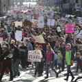 В Вашингтоне сотни тысяч вышли на "Марш женщин" против Трампа