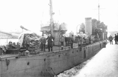 Estams perduotas bolševikų karo laivas, kurį užgrobė britai