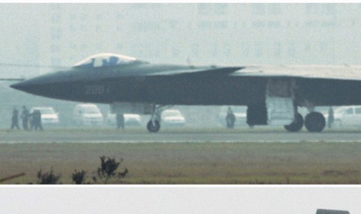 Kinijos naikintuvas J-20 ir JAV naikintuvas F-22 Raptor