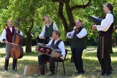 "Griežynė 2016". Lietuvių folkloro ansamblis "Vydraga"