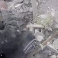 Sirijoje po antskrydžio iš griuvėsių išgelbėta mažametė