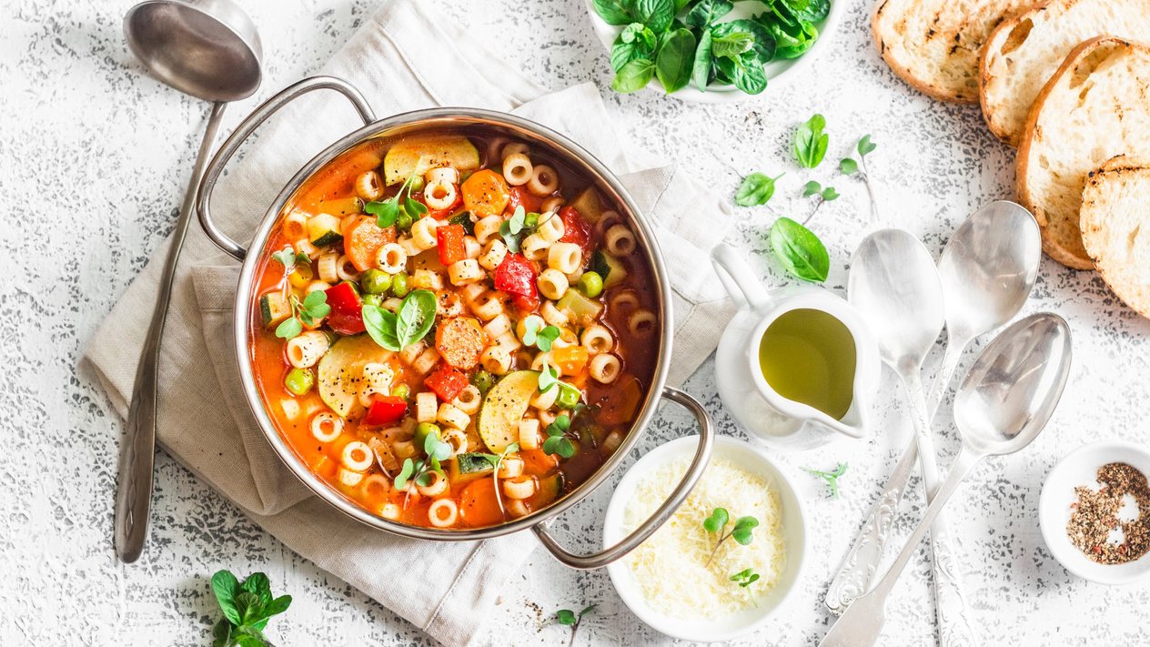 Itališka daržovių sriuba „Minestrone“