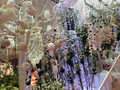 Akimirkos iš įvairių kalėdinių puošmenų mugių, kuriose dalyvavo „Maxima“ prekybos tinklo atstovai šiais metais.