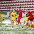 Snieguotame sostinės LFF stadione moterų futbolo rinktinė neprilygo Turkijai