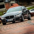 „Jaguar XE“ bus visais ratais varomas