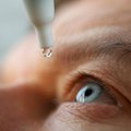 JAV mokslininkai sukūrė akių lašus, kurie pakeis skaitymo akinius